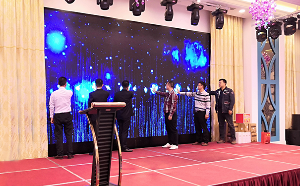 莱工.jpg 莱工.jpg